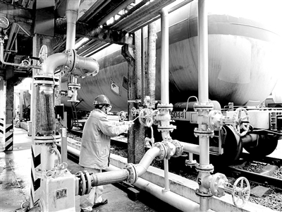 武汉石化炼油四部铁路站 开好头、起好步，为企业生产平稳运行注入新动力